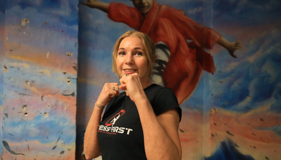 Holmboe (56) begynte med kampsport i 2017 og mener det aldri er for sent å prøve noe nytt.