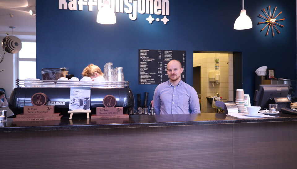 – Det er maks en håndfull steder i Bergen som er på et veldig høyt nivå kaffemessig, sier Christian Nesset