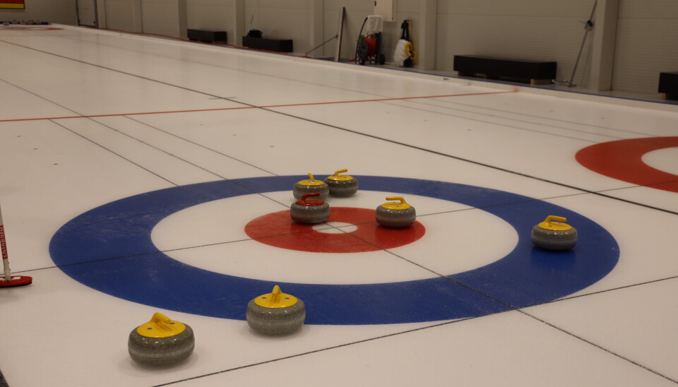I curling handler det om å få best plassering på steinene i målområde.