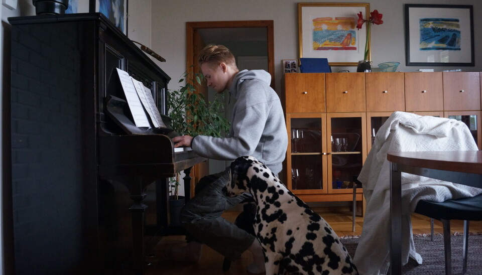 Eirik Aas ønskjer å leva av musikken i framtida. – Til no har eg vore avhengig av å ha jobbar ved sidan av, fortel han.