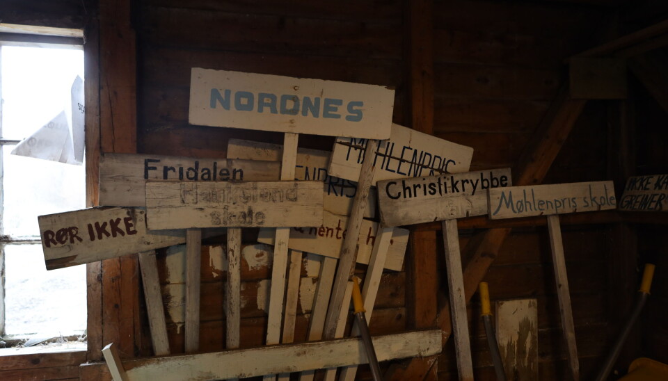 Skilt fra 67 år med skolehage.