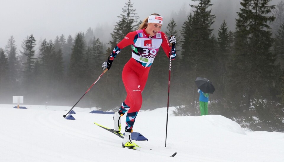 Selv om Brusveen studerer, er det hovedsaklig ski hun driver med. Det er der hun legger innsatsen sin.