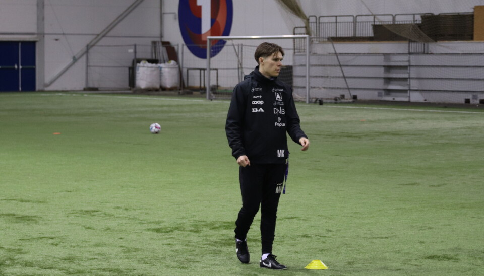 Mads Kalvenes i aksjon som trener for Åsane U15