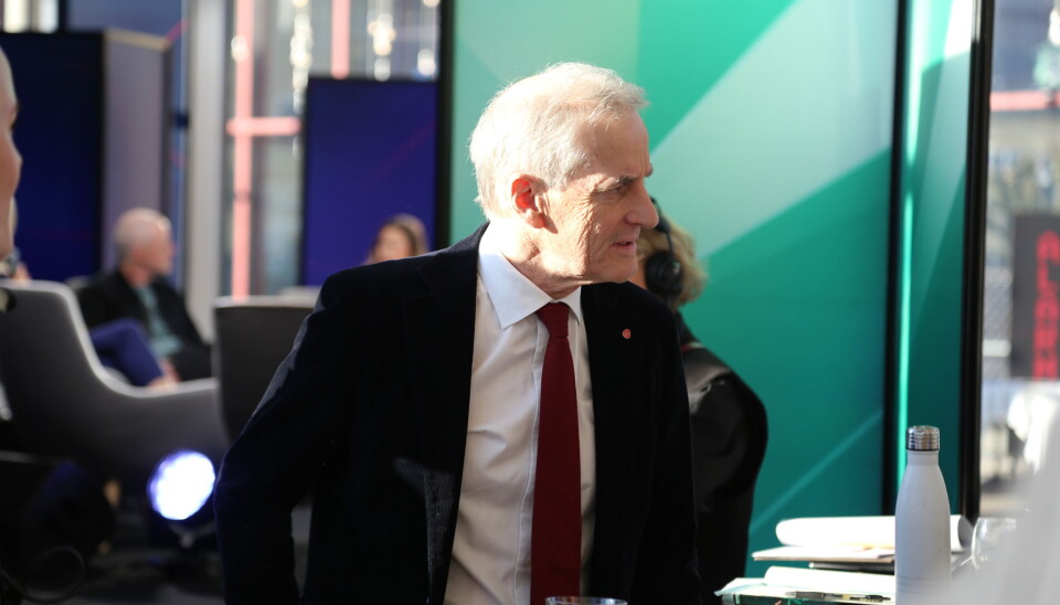 Jonas Gahr Støre (Ap) på veg fra panelsamtale under Vestlandskonferansen i Grieghallen.