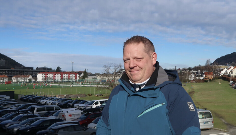 Stein Arild Longberg mottok hedersmerke fra Brann under årsmøte forrige torsdag.