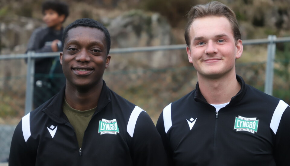 Juniortrenerne Yaw Konadu og Sebastian Sandnes ønsker å tilrettelegge for de fastende spillerne