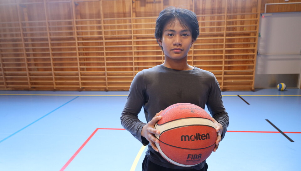 Eselio Jevon Etino (16) sier basketball er favoritten.