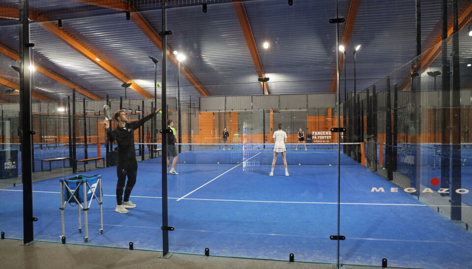 I AKSJON: I Bergen Padelklubb er de privilegerte med flinke trenere.