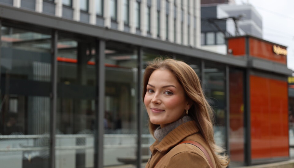 — Jævlig irriterende, sier Nora Forseth om kulturen på kollektivtransporten i Bergen.