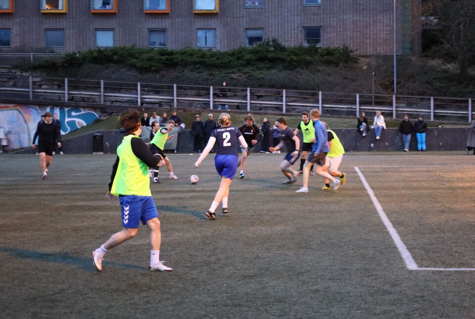 KAMP: Studentlagene Rokkan FK og Øl og Offside møtes på banen.